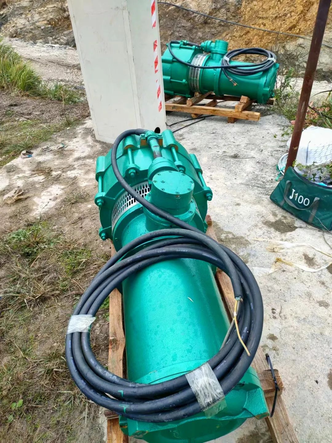 朝陽(yáng)集團(tuán) | 油浸式潛水電泵使用實(shí)況 朝陽(yáng)集團(tuán) | 油浸式潛水電泵使用實(shí)況